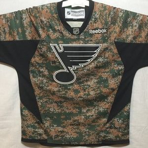 SOLD!! NHL Official St.Louis Blues Practice Jersey